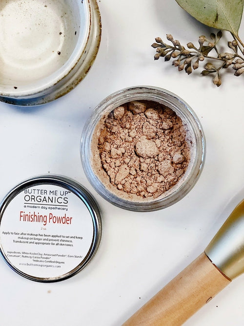 Cosmetolux Organic Finishing Powder Setting, translucent loose powder in a clear jar with a sifter for matte, smooth makeup finish